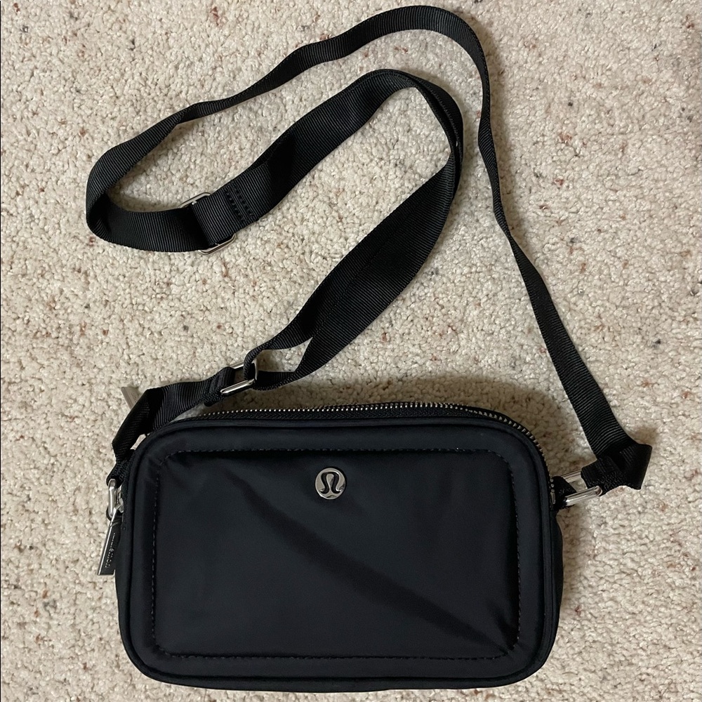Lululemon camera crossbody bag